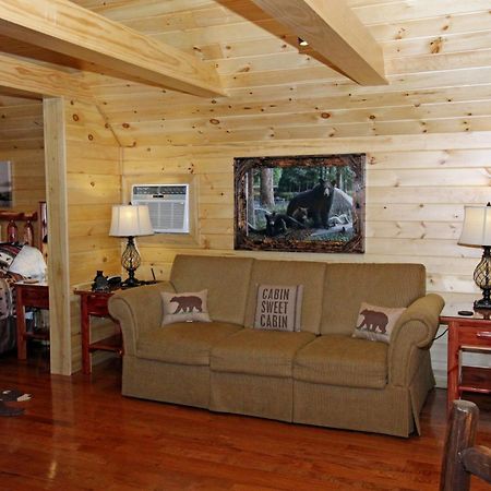 Sweet Romance Gatlinburg Room photo